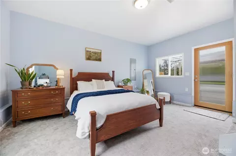 Bedroom - 1916 Wilson Ave, Enumclaw, WA 98022 photo 3 of 5