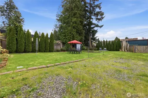 Exterior - 1916 Wilson Ave, Enumclaw, WA 98022 photo 4 of 7