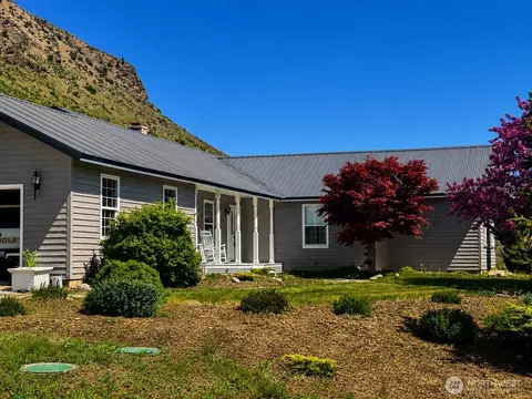 492 Pine Creek Rd, Tonasket, WA 98855