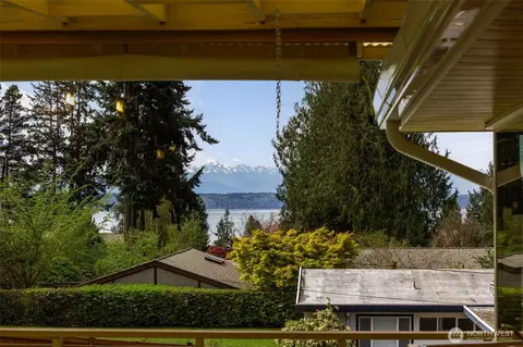 8957 188th St SW, Edmonds, WA 98026