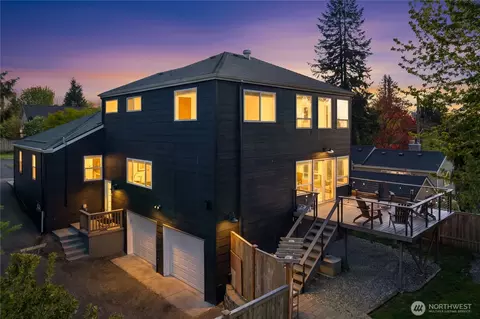 4014 SW 98th St, Seattle, WA 98136