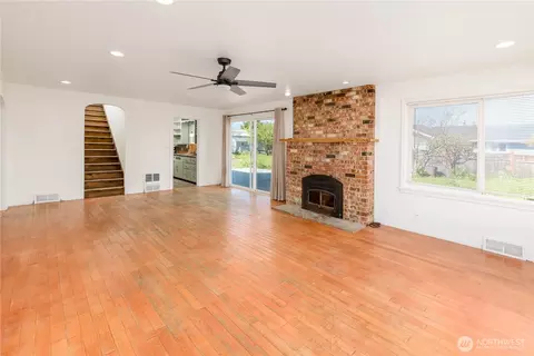 Living - 405 W Spruce St, Sequim, WA 98382 photo 1 of 3