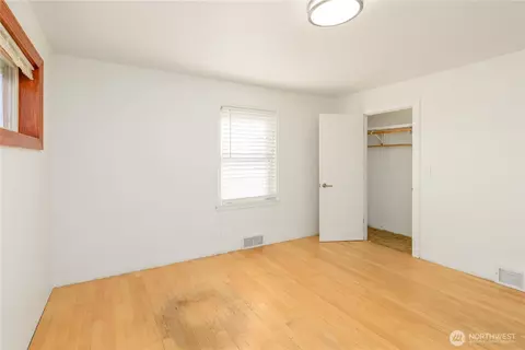 Bedroom - 405 W Spruce St, Sequim, WA 98382 photo 2 of 11