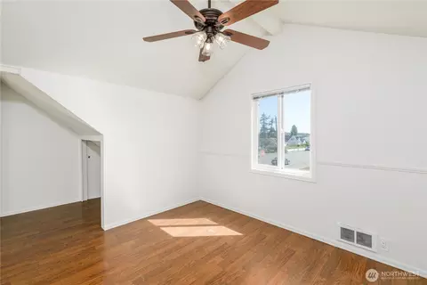 Bedroom - 405 W Spruce St, Sequim, WA 98382 photo 7 of 11