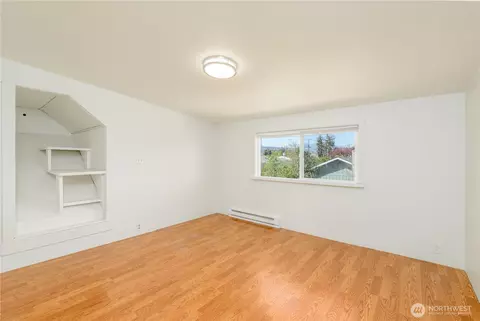 Bedroom - 405 W Spruce St, Sequim, WA 98382 photo 6 of 11