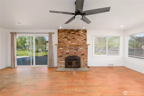 Living - 405 W Spruce St, Sequim, WA 98382 photo 2 of 3