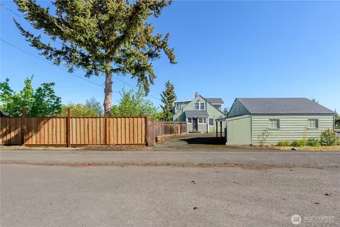 Exterior - 405 W Spruce St, Sequim, WA 98382 photo 4 of 5