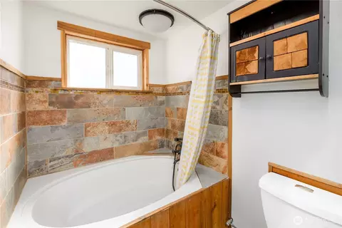 Bath - 405 W Spruce St, Sequim, WA 98382 photo 4 of 5