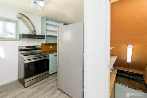 Kitchen - 405 W Spruce St, Sequim, WA 98382 photo 4 of 4
