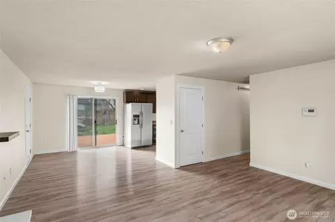 Living - 16812 17th Ave E, Spanaway, WA 98387 photo 5 of 6