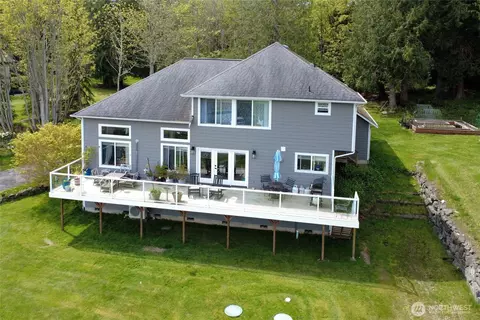 8101 NE Hunt Club Ln, Hansville, WA 98340