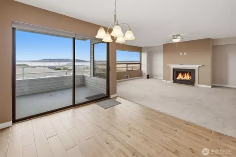 22211 Cliff Ave S #104, Des Moines, WA 98198