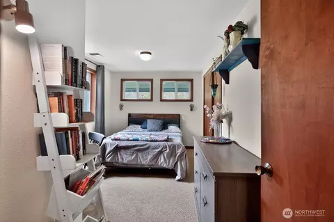 Bedroom - 91 W Goforth Rd, Sequim, WA 98382 photo 1 of 4