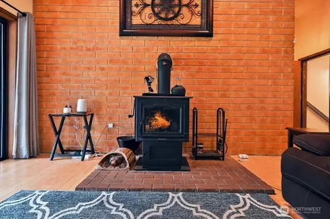 Living - 91 W Goforth Rd, Sequim, WA 98382 photo 2 of 3