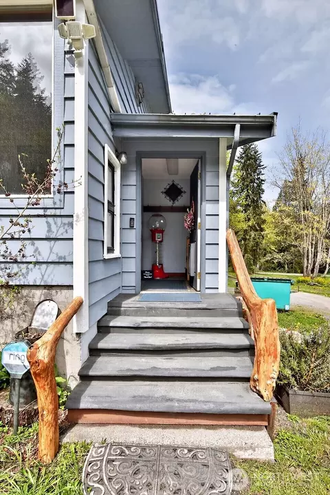 Exterior - 91 W Goforth Rd, Sequim, WA 98382 photo 3 of 10