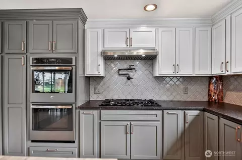 Kitchen - 91 W Goforth Rd, Sequim, WA 98382 photo 3 of 9