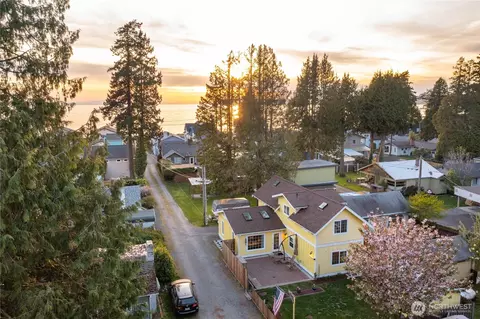 4808 Cedar Ln, Blaine, WA 98230