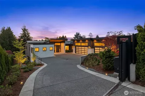 1421 88th Ave NE, Clyde Hill, WA 98004