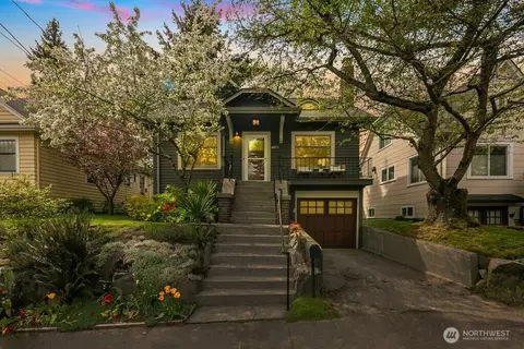 6823 16th Ave NE, Seattle, WA 98115