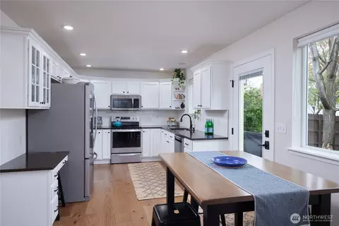 Kitchen - 2315 Hawk Dr, Walla Walla, WA 99362 photo 2 of 5