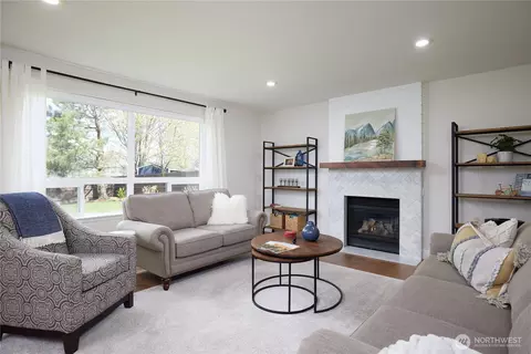 Living - 2315 Hawk Dr, Walla Walla, WA 99362 photo 3 of 3