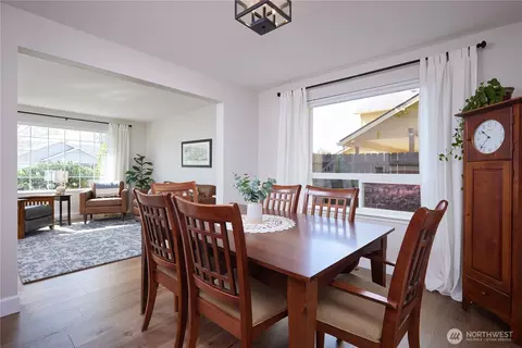 Dining - 2315 Hawk Dr, Walla Walla, WA 99362 photo 2 of 3