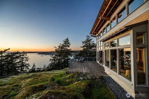 89 Flint Rd, Lopez Island, WA 98261