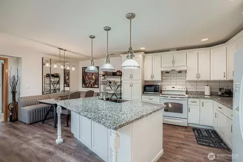 230 105th St E, Tacoma, WA 98445