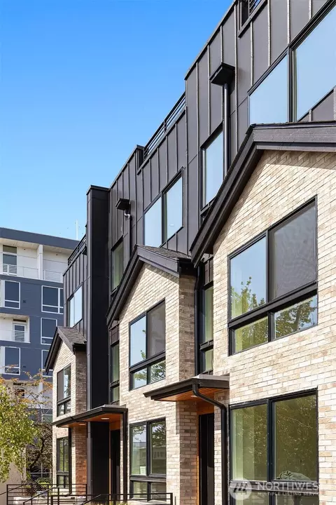 942 NW 54th St, Seattle, WA 98107