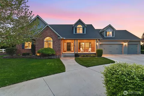 1875 SE Sunflower Ct, College Place, WA 99324