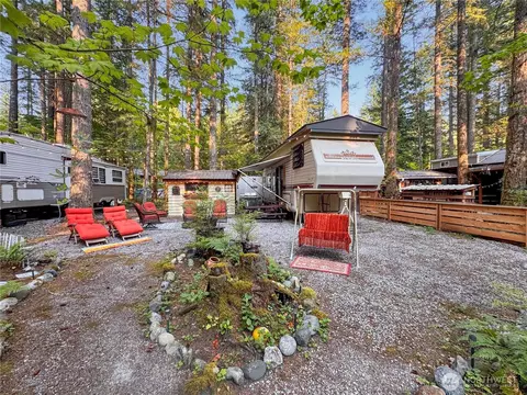 175 6 Chanterelle Dr, Deming, WA 98266
