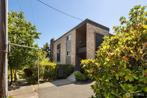 5101 NE 55th St #103, Seattle, WA 98105