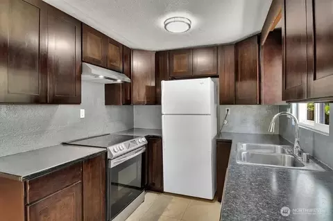 Kitchen - 3214 95th Dr SE, Lake Stevens, WA 98258 photo 3 of 3