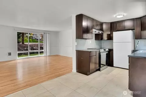 Living - 3214 95th Dr SE, Lake Stevens, WA 98258 photo 3 of 3