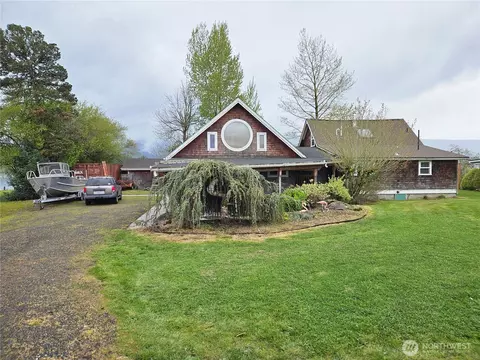 20 E Sunny Sands Rd, Cathlamet, WA 98612