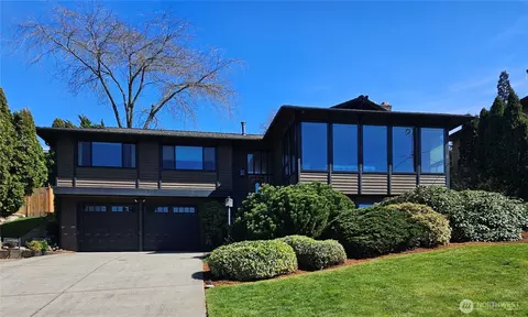 6504 113th Ave NE, Kirkland, WA 98033
