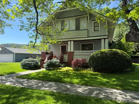 213 N 2nd St, Dayton, WA 99328
