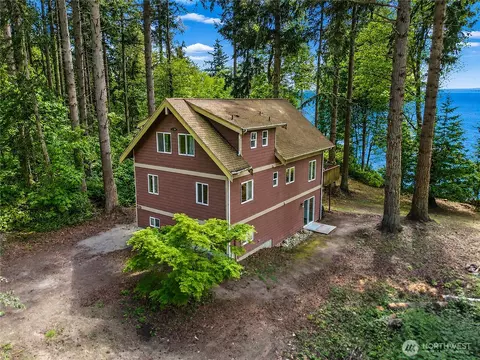 97 B Port Gardner Dr, Hat Island, WA 98206