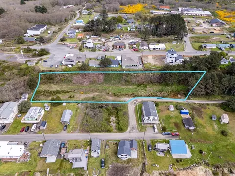 4776 Beach Ln, Moclips, WA 98562