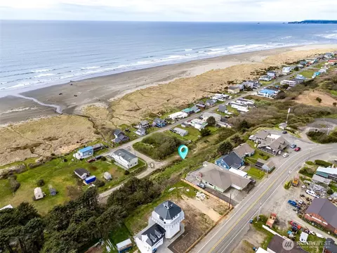 4780 Beach Ln, Moclips, WA 98562