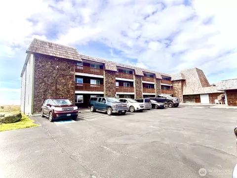 304 NW 14th St NW #104, Long Beach, WA 98631