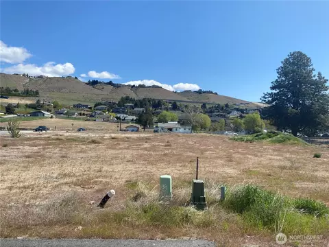 154 Harold St NE, East Wenatchee, WA 98802