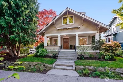 6703 17th Ave NW, Seattle, WA 98117