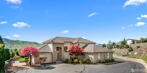 2205 N Devon Ave, East Wenatchee, WA 98802