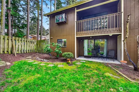 75 NW Columbia #B101, Oak Harbor, WA 98277