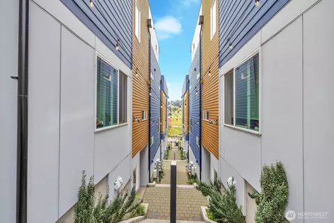 3216 15th Ave W #B, Seattle, WA 98119