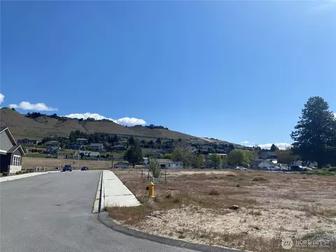 134 Harold St NE, East Wenatchee, WA 98802