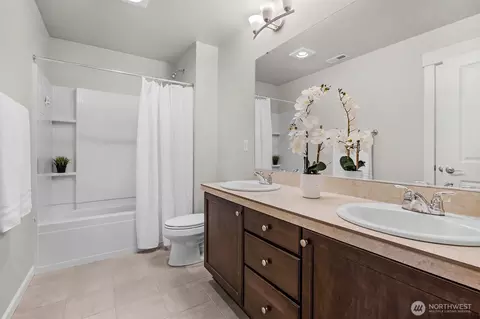 Bath - 4416 185th Pl SE, Bothell, WA 98012 photo 4 of 4