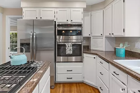 Kitchen - 1401 141st Ct SE, Mill Creek, WA 98012 photo 3 of 4