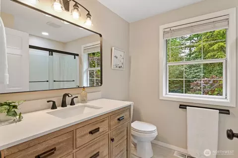 Bath - 1401 141st Ct SE, Mill Creek, WA 98012 photo 3 of 5
